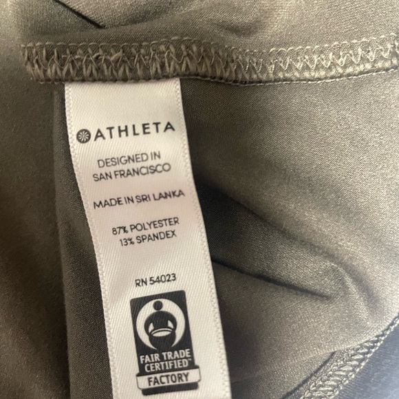 Athleta Camouflage Racerback Keyhole Tank Top Womens Small - Picture 6 of 9